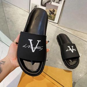 Designer Slides Women Man Slippers Luxury Sandals Brand Sandals Real Leather Flip Flop Flats Slide Casual Shoes Sneakers Boots by brand S330 02