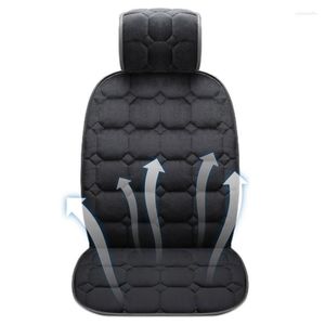 Автомобильные сиденья покрывает защитное покрытие для сидений.