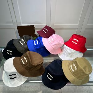 Luxurys Hot Designe Nylon Bucket Hat Woman Designer Fisherman Hats ClassC Triangle Leter SunhatカップルCAP MEN BEACH STINGY複数色のキャンバス