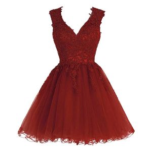 V-Neck Short/Mini Tulle HomeComing Dresses مع الدانتيل الكريستال عيد ميلاد التخرج ثوب MDAE مخصص