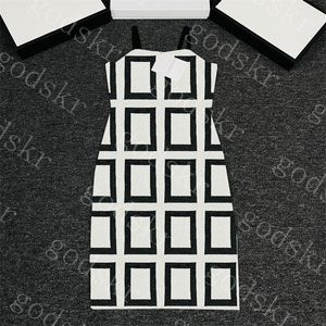 Vestidos femininos, camiseta de grife, vestido, regata, moda, saia, roupas femininas, slings