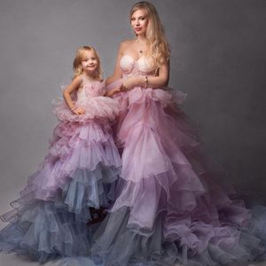 Färgglada gravida balklänningar älskling pärla ruffles dop klänning tiered boll klänning mamma special tillfälle klänningar