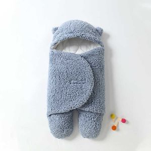 Sovsäckar vinter baby höstväska nyfödd delad ben varm plysch filt swaddle för resor 0-12m