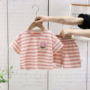 Kläder sätter flickors randiga söta kortärmade t-shirt barn baby shorts sommar flickor set