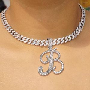 Ketten 2023 Kristall Cursive Letters Anhänger Halskette für Frauen Iced Out Strasssteine 26 Initialen Cuban Link Chain Halsketten Schmuck
