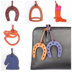 Key Rings Fashion Designer PU Faux LeatherHorseshoe Shoe Boot Keychain Pendant For Women Ladies Bag Charm Accessories Ornament Gifts 230614