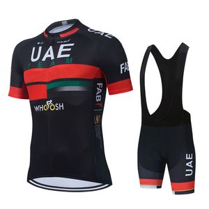 Cykeltröja sätter UAE Pro Team Cycling Racing Jersey Maillot Ciclismo Kort ärm Summer Mens Road Cycling Bib Gel Shorts Kit Ropa de Hombre 230613