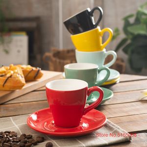 Kubki w stylu nordyckim kształt Tulip MultiColour Macaron Espresso Cup and Blucer Set Black Italian Coffee Mub kawiarnia Tea Espresso S Glass 230613