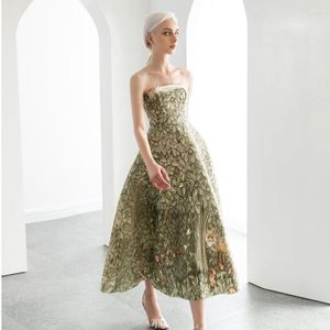 Lässige Kleider Großhandel Rabatt Y2k Kleidung Sommer Brustwischer Damen 2023 Mode Sexy Print Hosenträger Retro Rückenloses Abendkleid