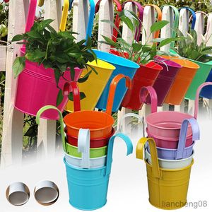 Plantadores Vasos de flores coloridos Gancho removível Racks de plantas de flores ao ar livre Cesta de plantas para casa Decoração de jardim R230614