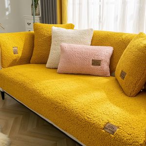 Capas de cadeira modernas de cor sólida de lã de cordeiro de inverno toalha de sofá espessa de pelúcia macia e suave para sala de estar capa de sofá antiderrapante 230613