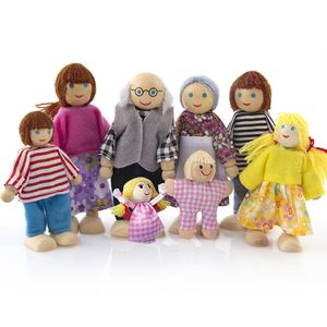 Dockor Small Wood Toys Set Happy Dollhouse Family Docks Figurer 8 People Doll Toy Barn Kids som spelar dock Gift Kids Preteny Toy 230613