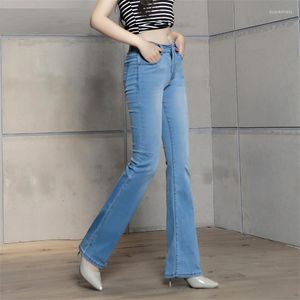 Kvinnors jeans 2023 Kvinnor Summer Thin Bell-Bottom Female Mid midjebyxor Elastiska startklippta byxor Ljusfärg