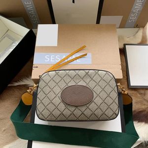 Fanny Pack Designer Belt Bag Luxury Bag Package Letter Design Crossbody Bag Stor kapacitet Fashion Temperament Versatile Style Midjeväska Valfritt presentförpackning Bra