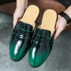 Terlik Erkekler Yarı Somunlar Sıradan Yaz Parlatıcı Patent Deri Katırlar Moccasins Klasik Nefes Alabilir Yumuşak Kayma Sürüş Ayakkabıları