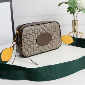 Fanny Pack Designer Belt Bag Luxury Bag Package Letter Design Crossbody Bag Stor kapacitet Fashion Temperament Versatile Style Midjeväska Valfritt presentförpackning Mycket trevlig