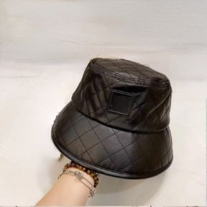 Läder hink hattar designer stilfull avslappnad unisex bred brimhatt med dubblekstäver