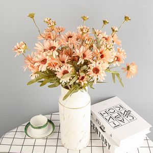 Dekorativa blommor idylliska stil färgglada små tusensköna hem el bord dekoration simulering vild krysantemum bukett tyg konstgjord