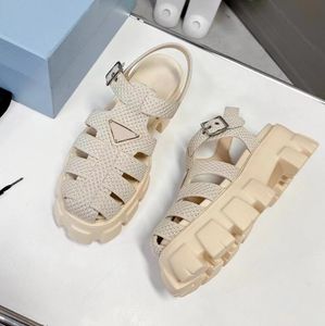 Designer Monolith Sandal Foamed Rubber Women Sandal Fashion Candy Color Weave Sandal Buckle Latch Leisure Pink Sandal Luxury Outdoor Gladiator Sandaler