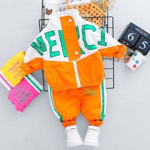 Completi di abbigliamento Primavera Autunno Abbigliamento da ragazza Casual Kid Boy Tuta manica lunga Lettera Set di cerniere Vestiti per neonati Pantaloni per bambini 1 2 3 4 anni 230614