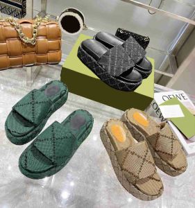 Designer tofflor kvinnor sandaler plattform sandal broderade skor tjocka botten sandaler brev platt mules lady sommar strandskor