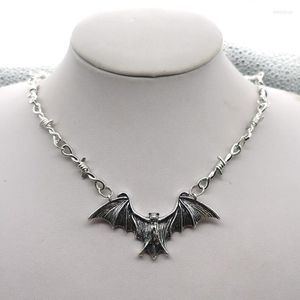 Pendant Necklaces Gothic Creative Horror Bat Thorn Women Fashion Trendy Punk Necklace Party Jewelry Gift