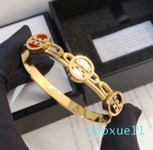 Novo estilo de pulseiras femininas pulseira de luxo designer de jóias 18 quilates banhado a ouro aço inoxidável Wispy casamento amor presente pulseiras acessórios