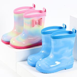Botas Botas de Chuva Crianças Verão Meninas Arco-íris Laço Sapatos Impermeáveis Macios Antiderrapantes Meninos Rainboots Utilizáveis Fofos Crianças Sapatos de Água 230614
