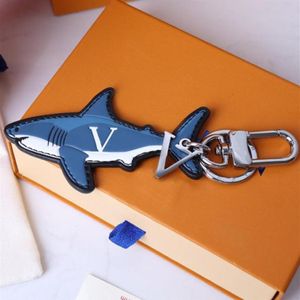 Cartoon Keychains Luxury Designer Fashion Keychain Sliver Keys Buckle Blue äkta läderhaj Letter Tryckt Mens Womens Key O2452