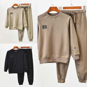 Ess Crianças Crianças ESSs de trajes de trilhas conjuntos de designer boys calça calças meninas jovens esportes casuais sweatershirt infantil pullovers com capuz de capuz de mangas compridas roupas c0eh#