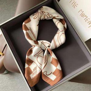 Halsduk Silk Scarf Designer Letter Print Flower Imitera pannband för kvinnor Fashion Long Handle Bag Scarves Axel Hair Bundles Lug2729