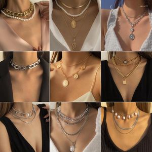 Naszyjniki wiszące wielowarstwowe kubańskie grube punkowy naszyjnik Choker Women Vintage rzeźbiony biżuteria monety