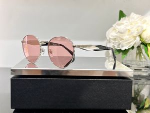 Occhiali da sole da uomo per le donne Ultimi occhiali da sole di moda di vendita Occhiali da sole da uomo Occhiali da sole in vetro UV400 con scatola di corrispondenza casuale 56Z