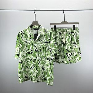 2夏のファッションメンズトラックスーツハワイビーチパンツセットデザイナーシャツ印刷レジャーシャツ男スリムボードフィット