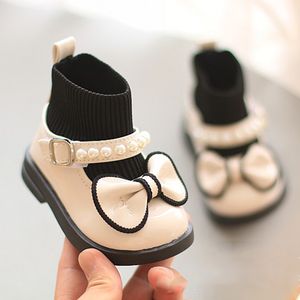 First Walkers Baby Girl Sock Boots Chunky Big Bowtie Elegant Cute Children Short Boot Pelle verniciata Winter Fashion Kids Toddler Shoes 230614