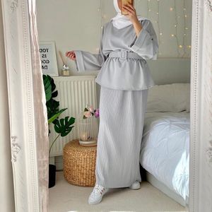 Abbigliamento etnico 2 pezzi Dubai Musulmano Top e gonna Tute Caftano femminile Oman Hijab turco Abito islamico Ramadan Set donna Abaya