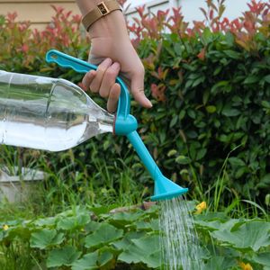 Spruzzatori Giardinaggio Irrigazione delle piante Spruzzo d'acqua portatile a doppia funzione Bottiglia d'acqua Can Top Waterers Doccia Irrigazione della piantina 230616