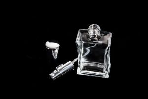 Top 50 ml quadratische Glas-Parfümflasche, leere Parfum-klare Spray-Verpackung, nachfüllbare Flaschen, Zerstäuber