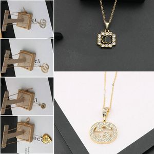 10 Style Luxury Designer Necklace Pendant Necklaces Designer Brand Letter Jewlery Accessories Women Wedding Gift