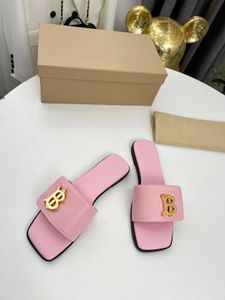 Sandálias femininas de luxo designer 2023 em couro envernizado com logotipo D e chinelos com caixa 35-42