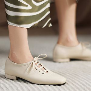 Kvinnor skor 2023 Luxury Casual Low Heel Shoes Dropshopping Front Lace Up Square Head Metal Fastener Single Loafers