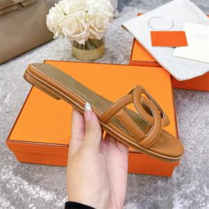 Kvinnors designer tofflor platt sandaler sommarmärke skor klassisk strand casual sandal kvinnor utomhus högkvalitativa tofflor äkta läderstövlar med box35-42