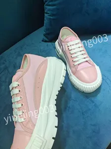 New Hot Designer Sneakers Sneakers Women Casual Shoes Lady Lambskin Calfskin Shoes Retro Style Fashionable