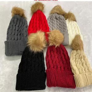 2pcs Winter Autumn Unisex Hats For Women Men Fashion Beanies Skullies Chapeu Caps keep warm hat casual sport beanie 7colors red wh184g