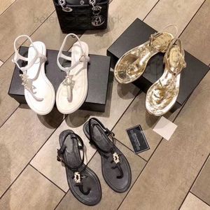 Pearls Chain Crystal Floral Embroisered Flat Thong Sandal Leather Slippers Lady Girl Interlocking C Buckle Flip Flops Leather Mules Slip Slide Causal Shoes