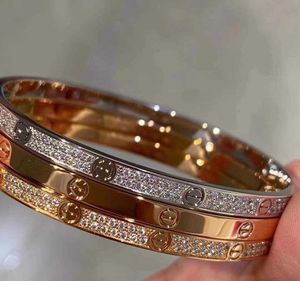 Original designer High Edition card V Gold Full Sky Star Bracelet Love Men's and Women's Two Rows Diamond Live Broadcast Product Does Not Fade