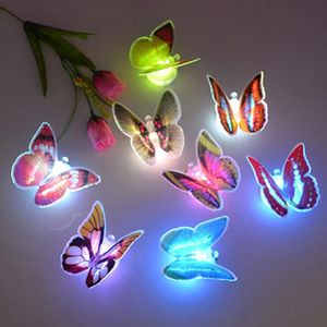 Bunter leuchtender Schmetterling LED-Nachtlicht Hochzeit dekorative Lampe Aufkleber Kinder kleine Geschenke SPIELZEUG Spiel Batteriebetrieben