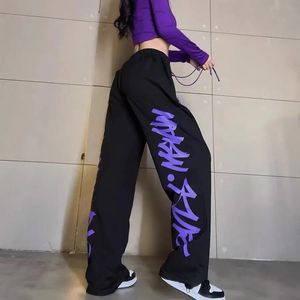 Женские штаны Capris Mexzt Streetwear пробегают спортивные штаны Женщины Harajuku y2k Граффити для граффити.