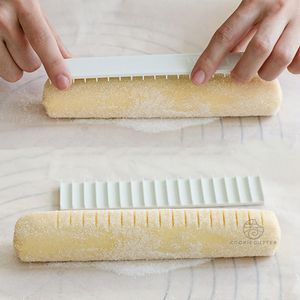 Baking Moulds 8Pcs ABS Pastic Biscuit Cake Rolling Mold Graduated Scale Balance Ruler Fondant Icing Decorate Tool Pastry And Bakery Accessorie 230616