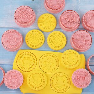 Baking Moulds 8 Pcsset 3D Christmas Cookie Cutters Biscuit Mold Plastic Cartoon Pressable Stamp Xmas Year Decor Pastry Bakeware 230616